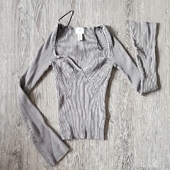 H&M Grey Top - Picture 1 of 2
